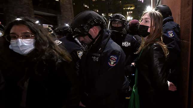 Image for article titled Columbia University Gives Students Option To Finish Classes From Prison