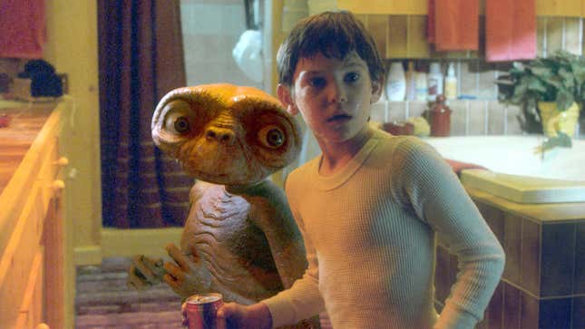 Image for article titled Steven Spielberg Apologizes For Removing Kiss Between E.T., Elliott