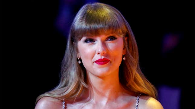 Image for article titled The Onion’s Exclusive Interview With Taylor Swift And Travis Kelce